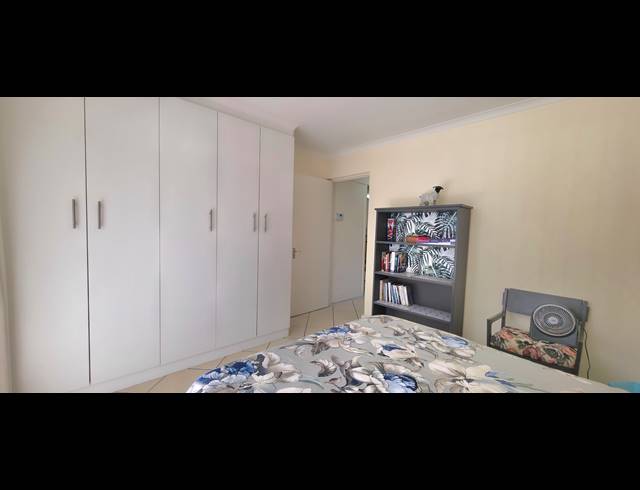 2 BEDROOM APARTMENT FOR SALE IN HARTENBOS CENTRAL
